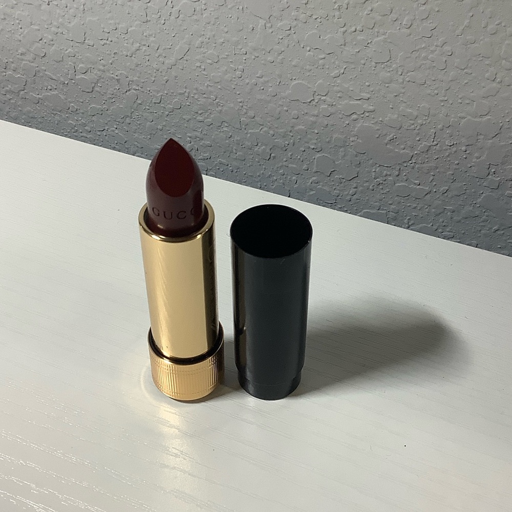 Gucci Satin Ivy Dark Red 507 Lipstick